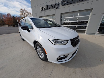 2026 Chrysler Pacifica SELECT Passenger Van