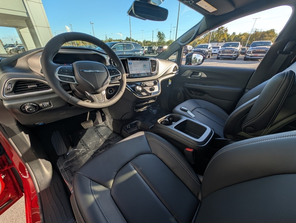 New 2026 Chrysler Pacifica SELECT Passenger Van