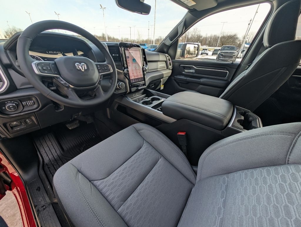 New 2026 Ram 1500 BIG HORN CREW CAB 4X4 5'7 BOX Pickup