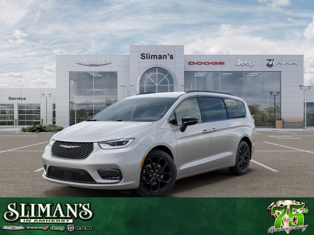 2026 Chrysler Pacifica Passenger Van 