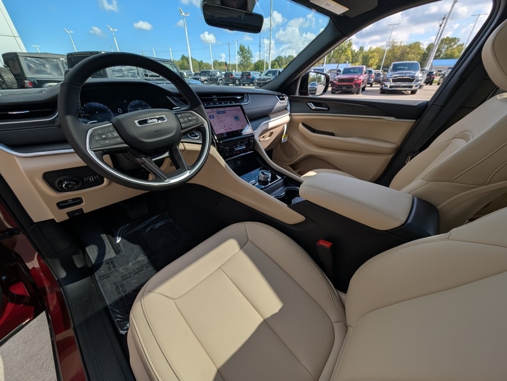 New 2025 Jeep Grand Cherokee L LIMITED 4X4 Sport Utility