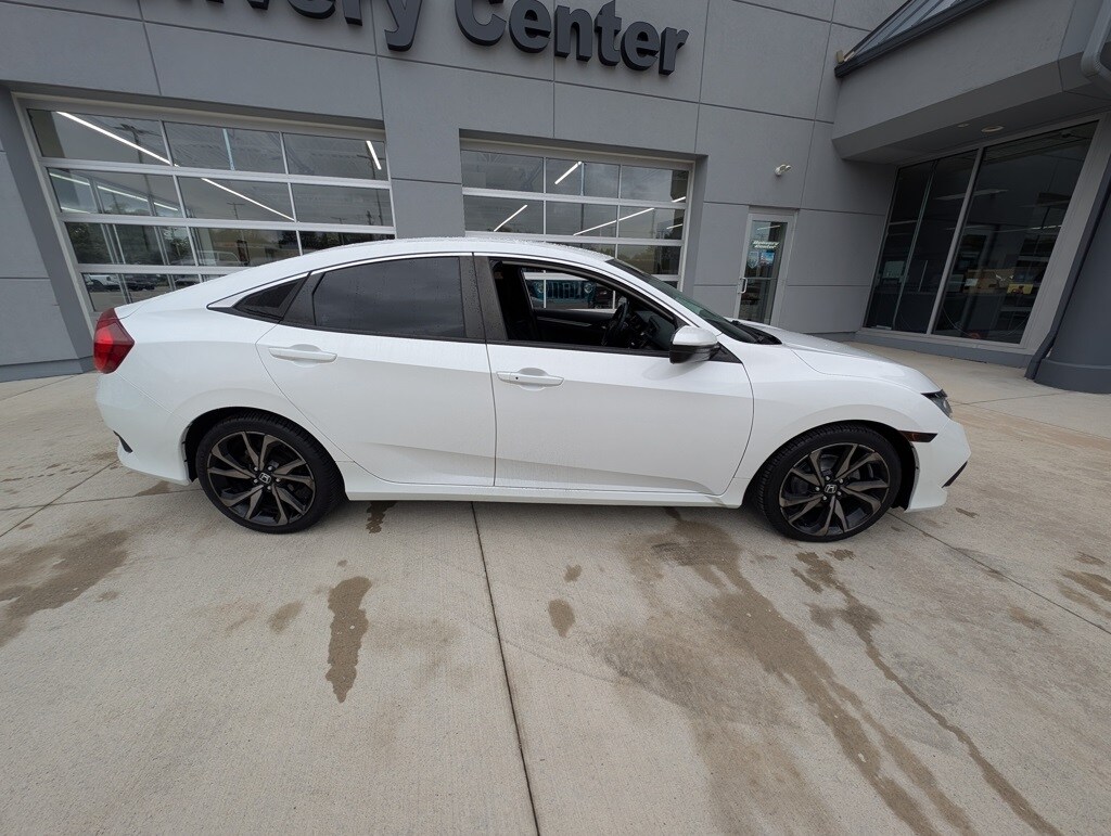 2019 Honda Civic Sport photo 4