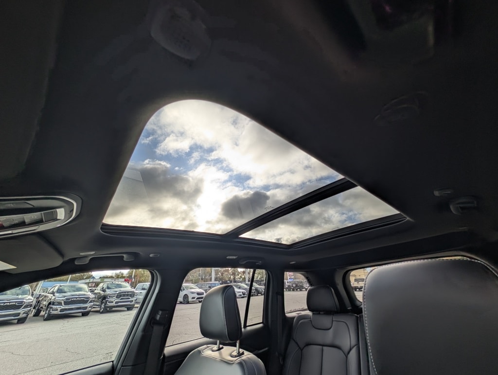 New 2025 Jeep Grand Cherokee LIMITED 4X4 Sport Utility