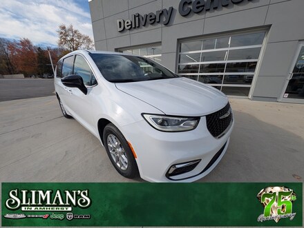 2026 Chrysler Pacifica SELECT Passenger Van