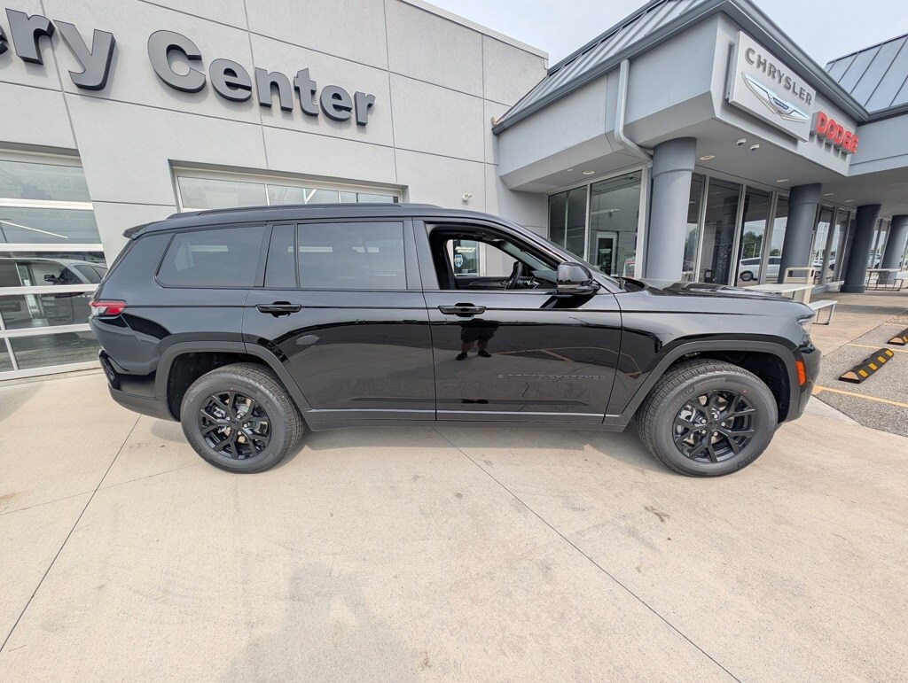 2025 Jeep Grand Cherokee Altitude X photo 4