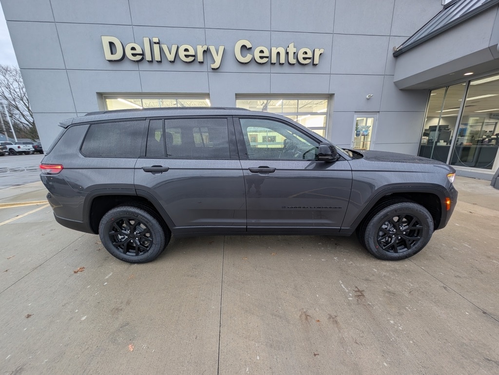 New 2025 Jeep Grand Cherokee L ALTITUDE X 4X4 Sport Utility