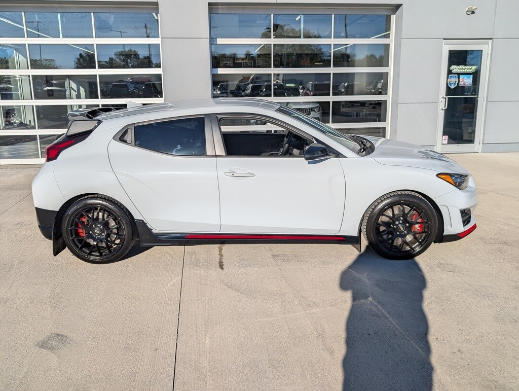 2020 Hyundai Veloster N photo 3