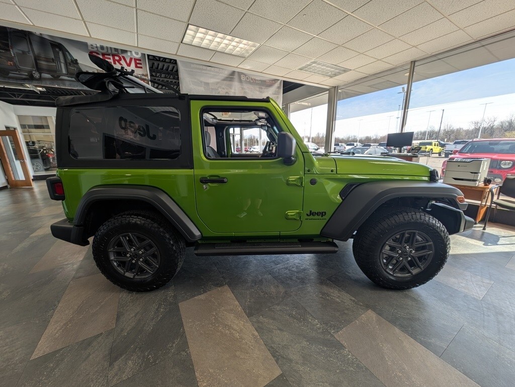 2025 Jeep Wrangler Sport S photo 4
