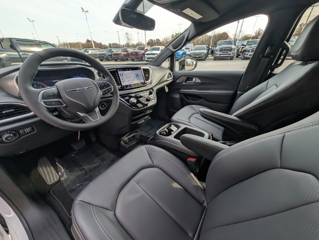 New 2026 Chrysler Pacifica SELECT Passenger Van