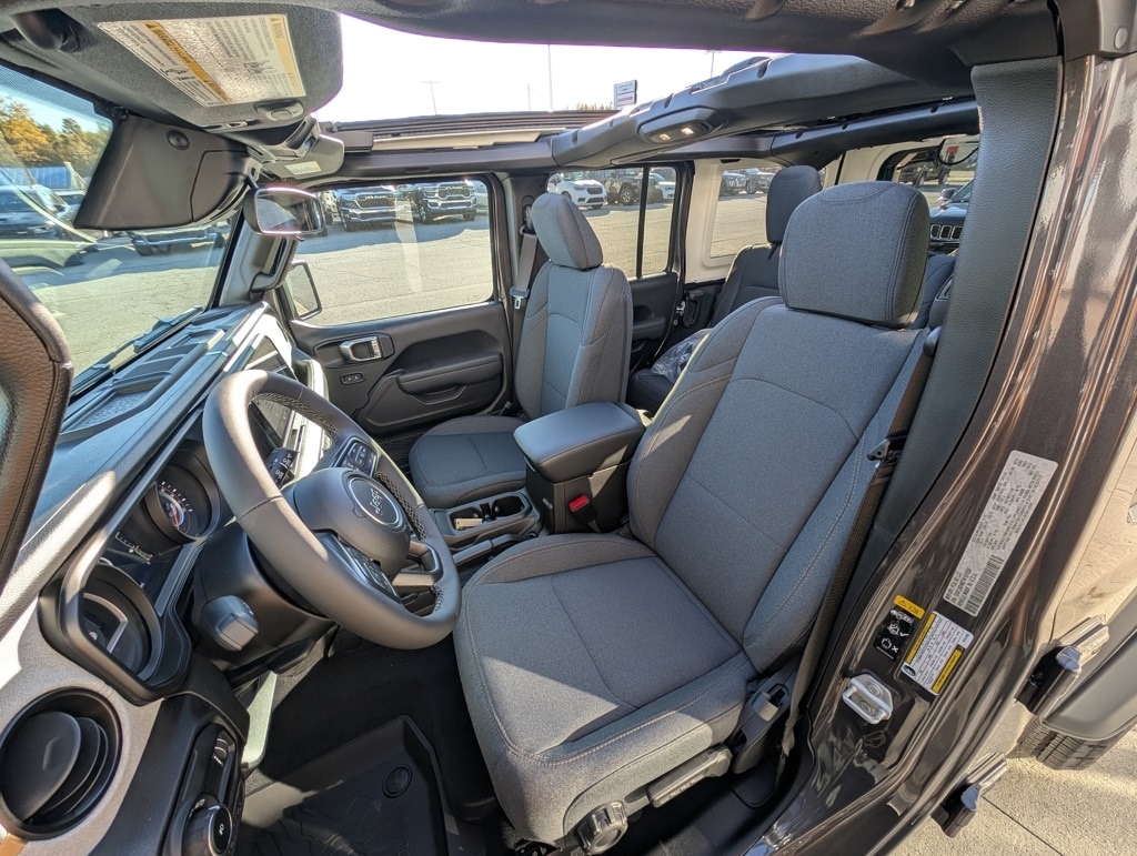 New 2026 Jeep Wrangler 4-DOOR SPORT S Sport Utility