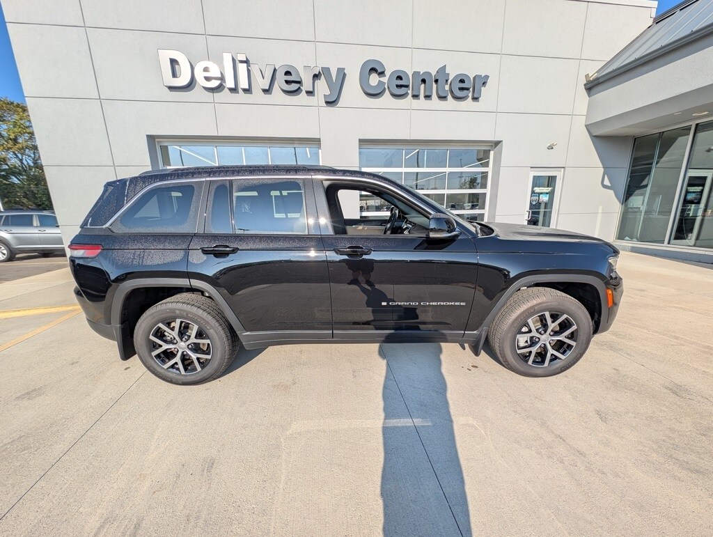 2025 Jeep Grand Cherokee Limited photo 4