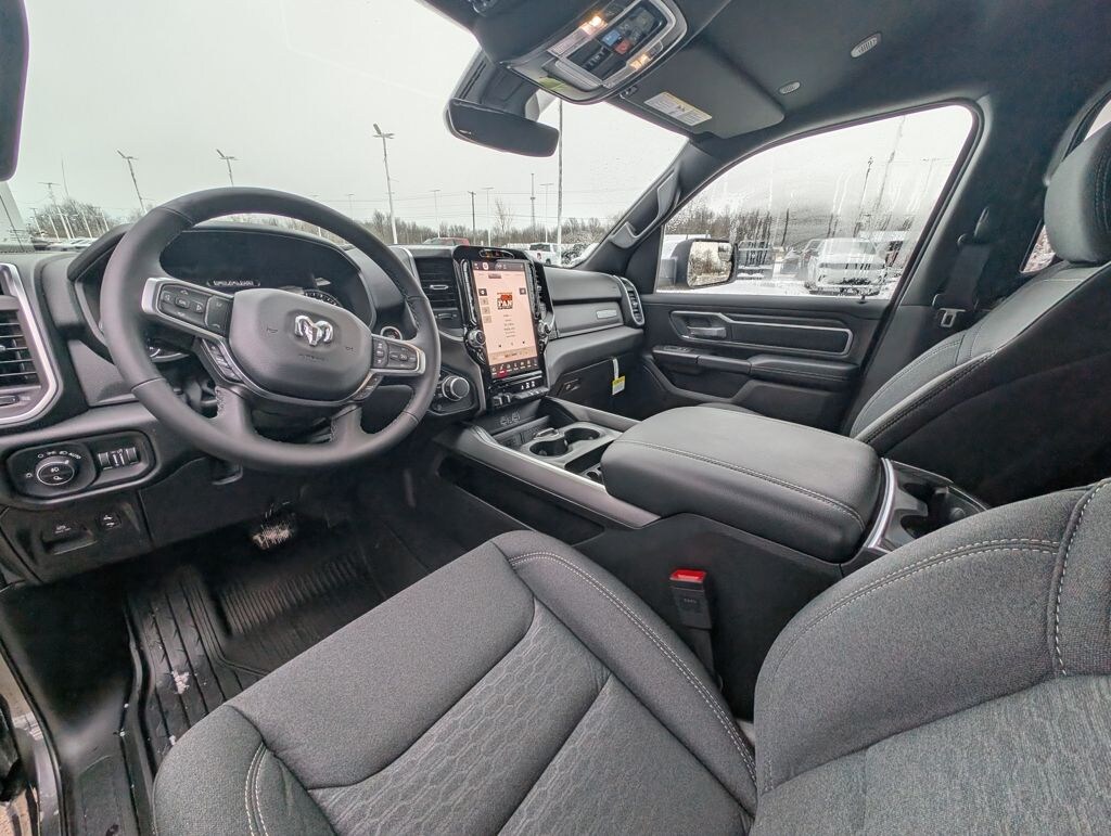 New 2026 Ram 1500 BIG HORN CREW CAB 4X4 5'7 BOX Pickup