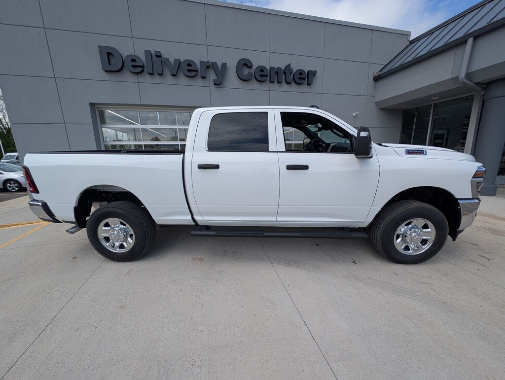 2025 Ram 2500 Tradesman photo 4