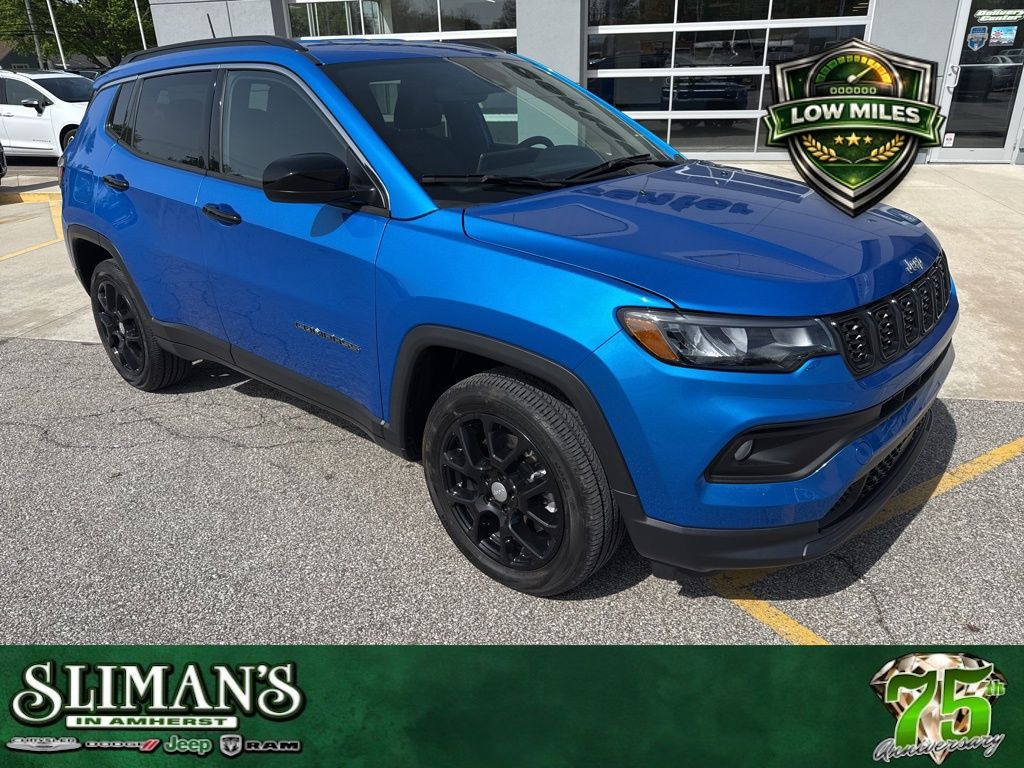 2024 Jeep Compass Latitude Lux 4X4's photo