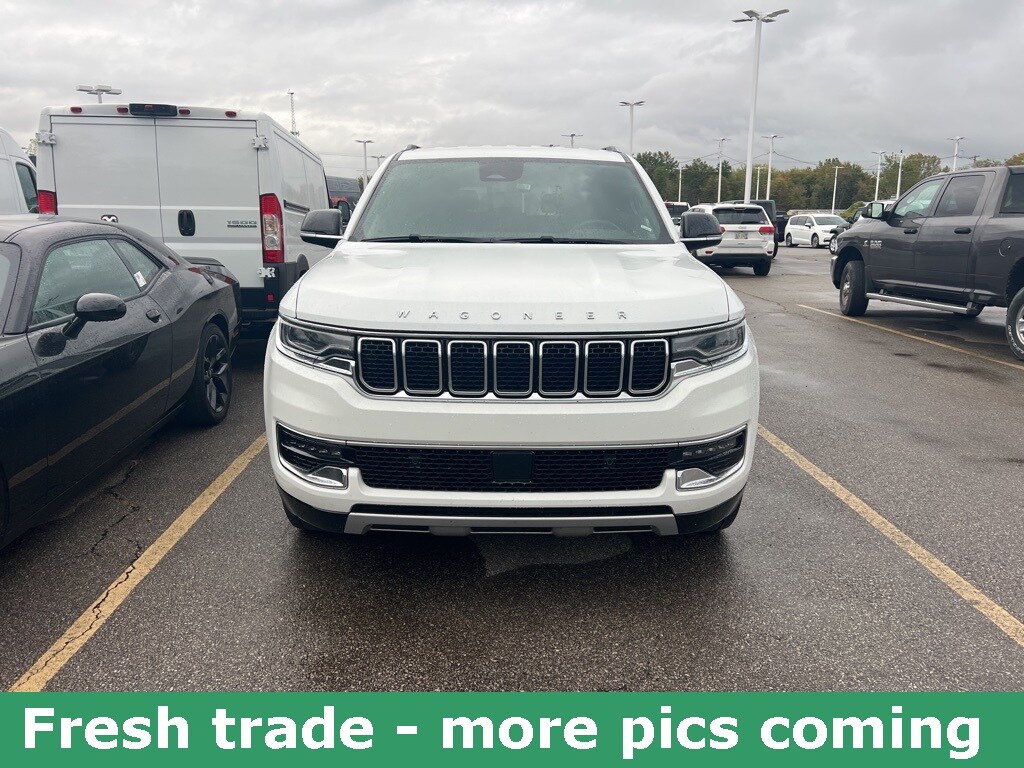 2023 Jeep Wagoneer L Series II photo 2