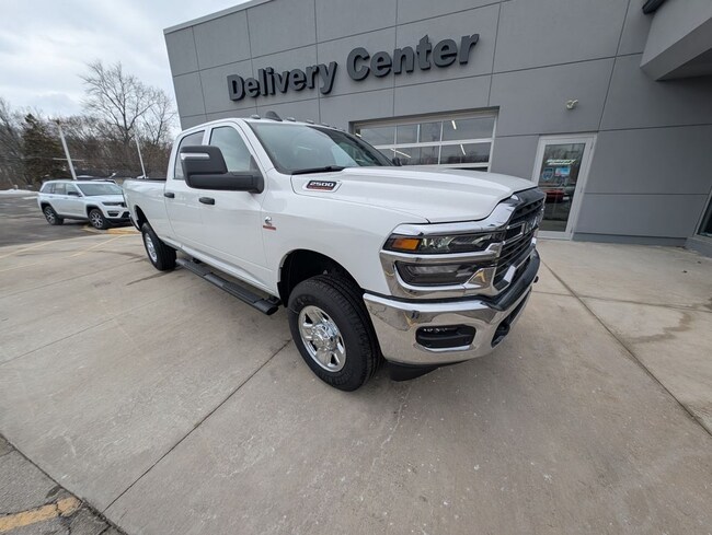 2026 Ram 2500 TRADESMAN CREW CAB 4X4 8' BOX Pickup