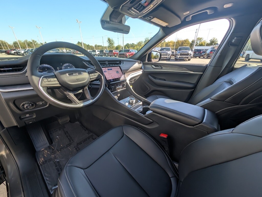 New 2025 Jeep Grand Cherokee LIMITED 4X4 Sport Utility