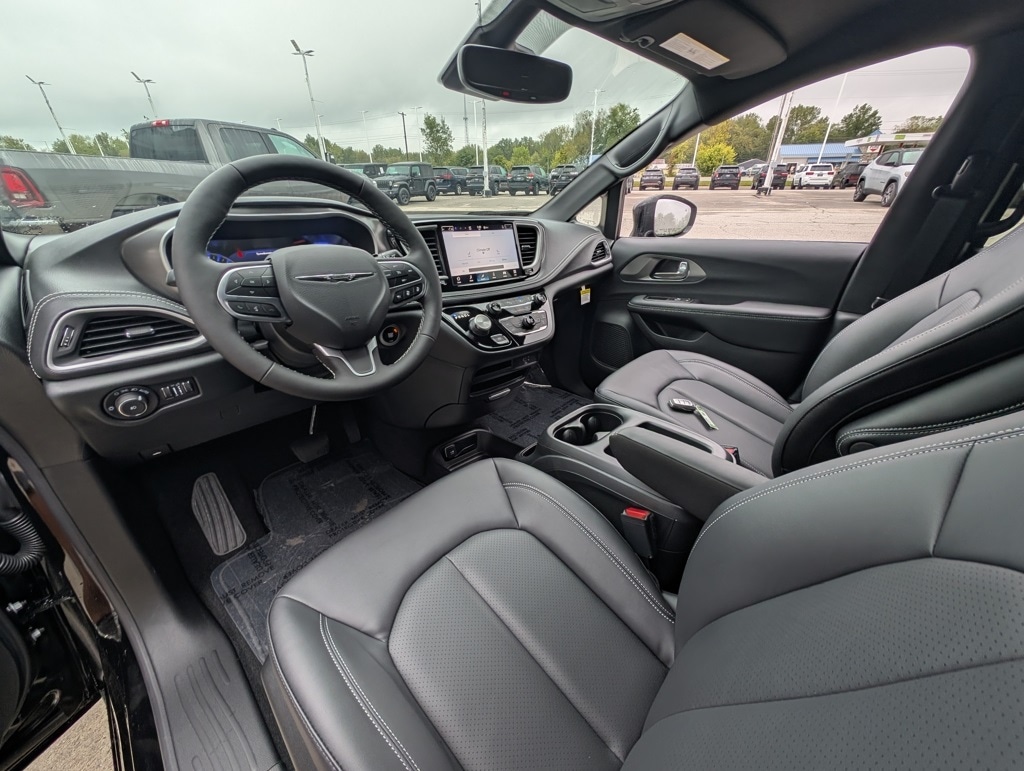 New 2026 Chrysler Pacifica SELECT Passenger Van
