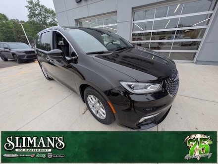 2025 Chrysler Pacifica SELECT Passenger Van