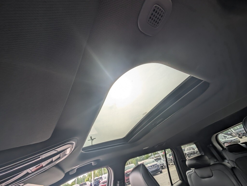 2025 Jeep Grand Cherokee Altitude X photo 3