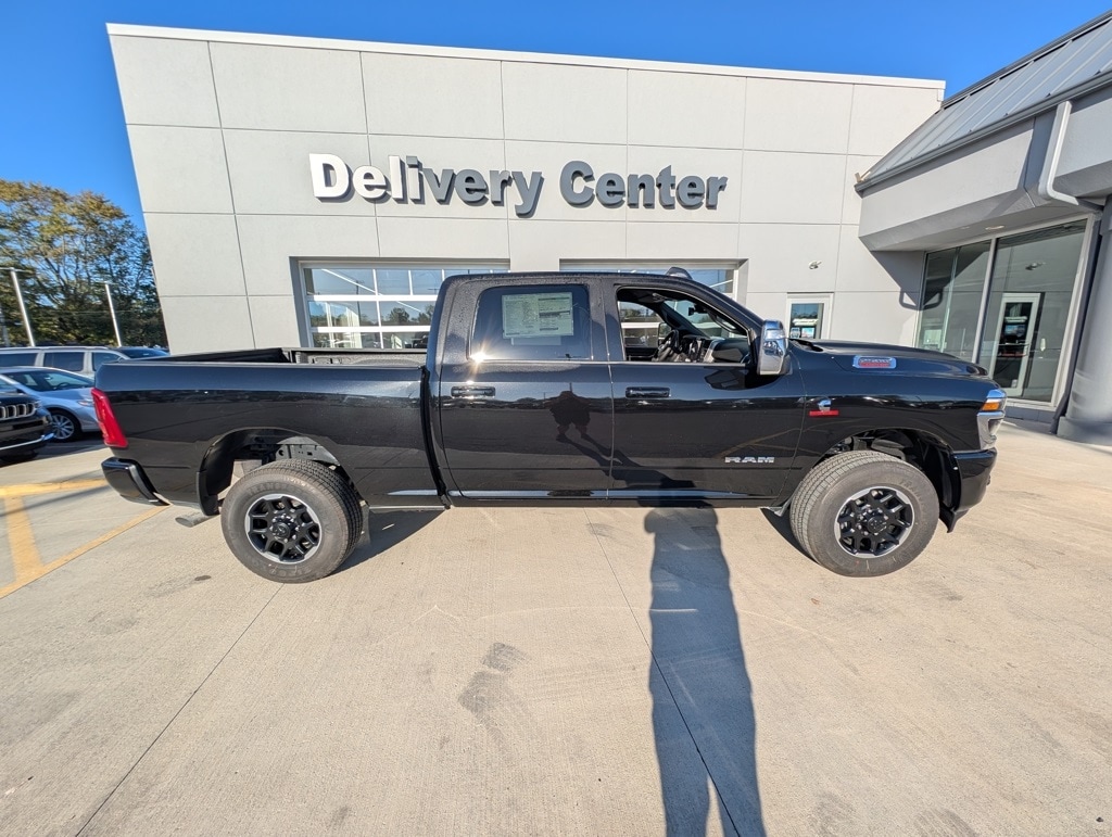 New 2025 Ram 2500 LARAMIE CREW CAB 4X4 6'4 BOX Pickup