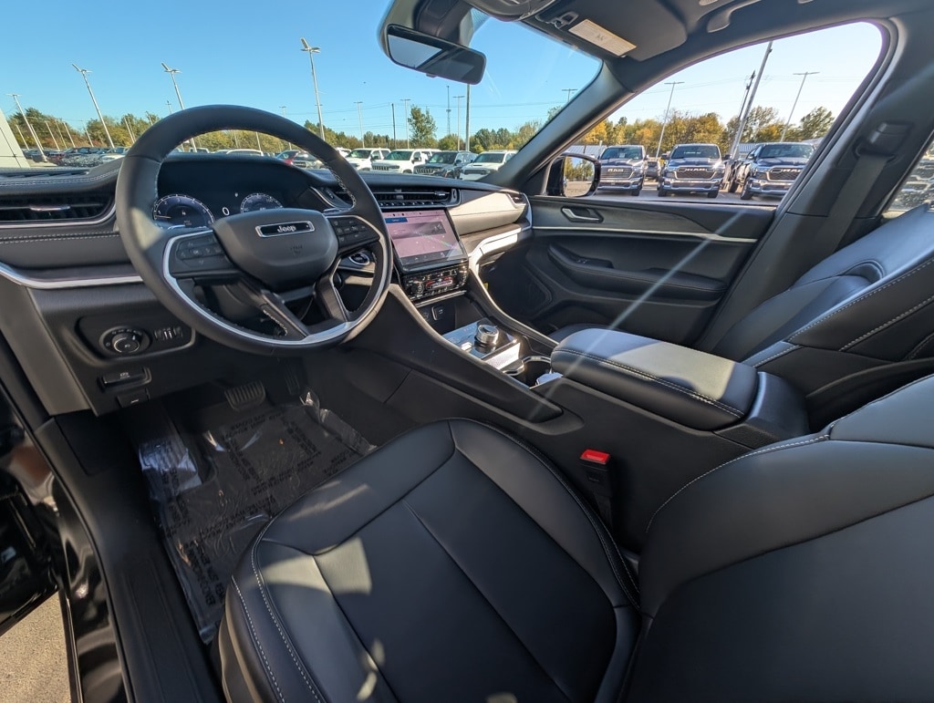 New 2025 Jeep Grand Cherokee LIMITED 4X4 Sport Utility