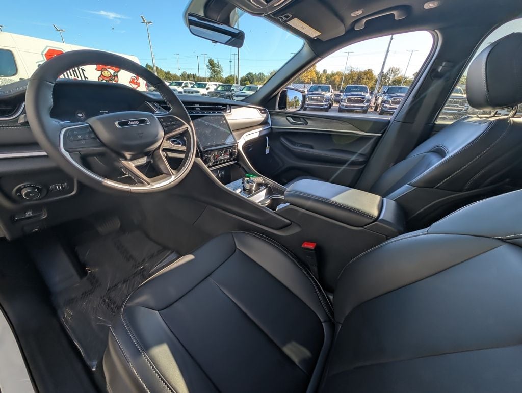 New 2025 Jeep Grand Cherokee LIMITED 4X4 Sport Utility