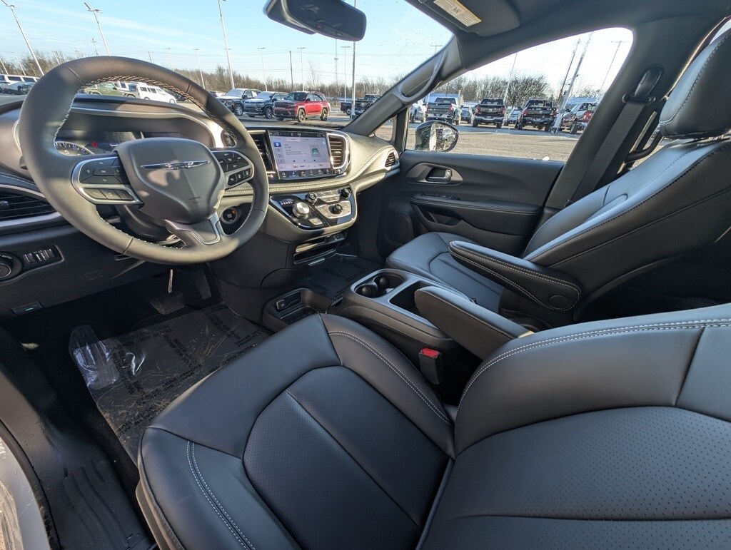 New 2026 Chrysler Pacifica SELECT Passenger Van
