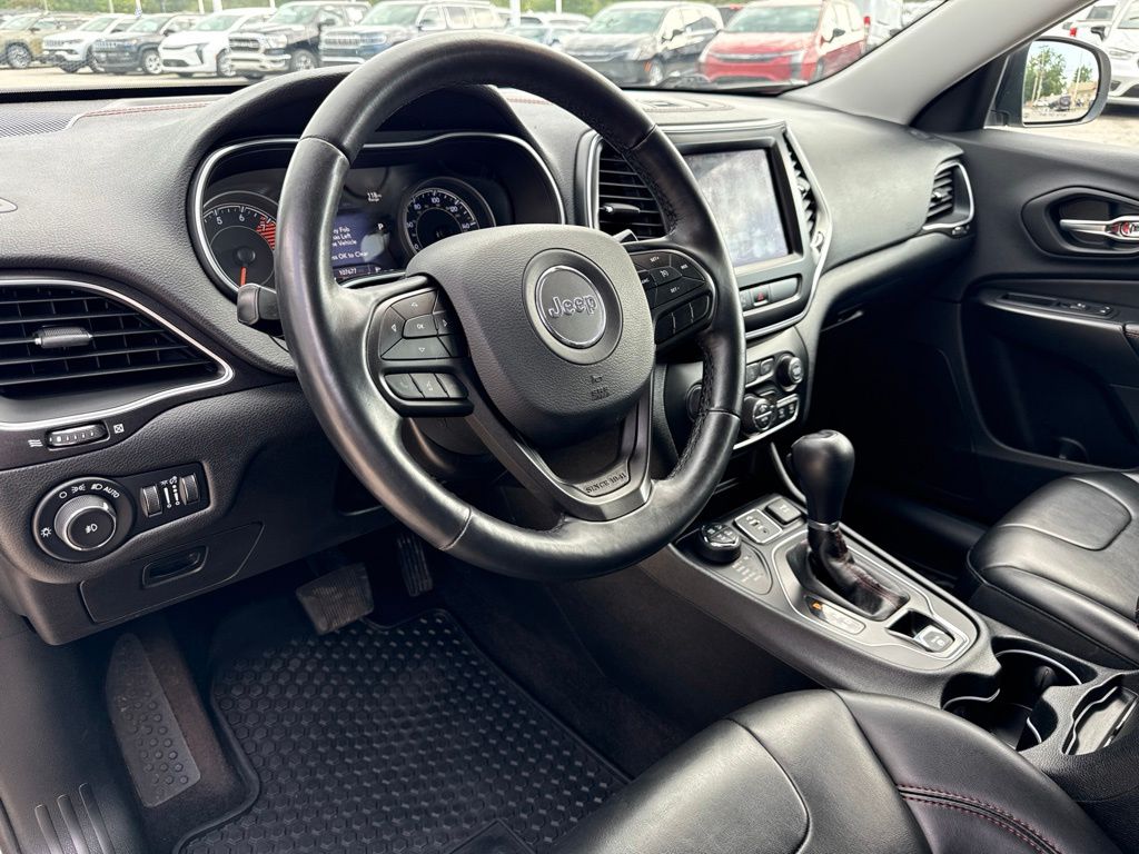 Used 2019 Jeep Cherokee Trailhawk with VIN 1C4PJMBXXKD167426 for sale in Amherst, OH