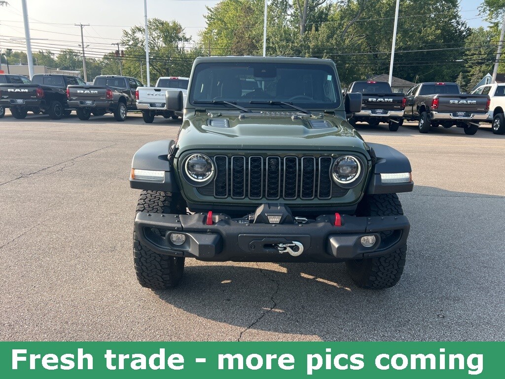 2024 Jeep Wrangler Rubicon photo 2