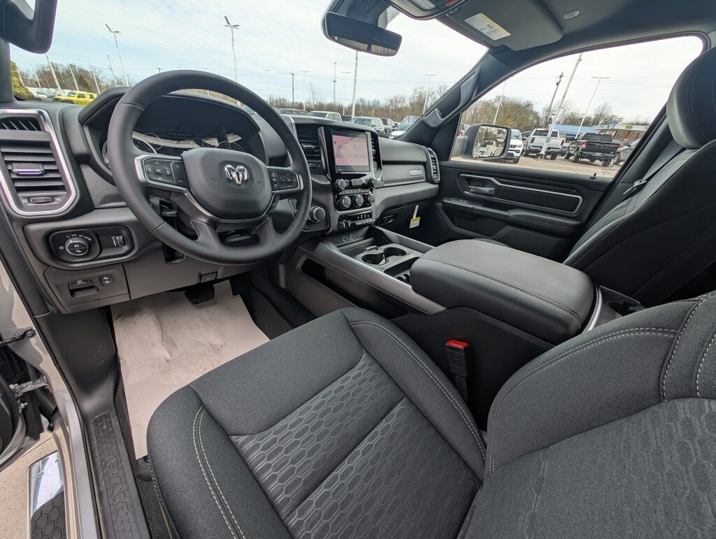 2025 Ram 1500 Big Horn photo 2