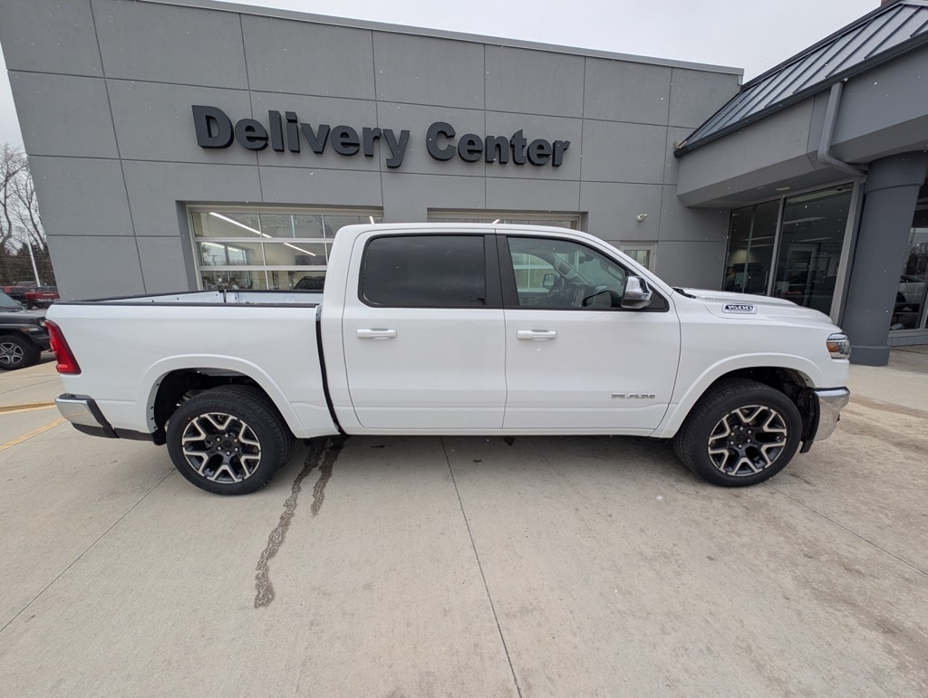 New 2026 Ram 1500 LARAMIE CREW CAB 4X4 5'7 BOX Pickup
