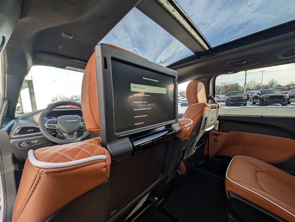 New 2026 Chrysler Pacifica PINNACLE AWD Passenger Van
