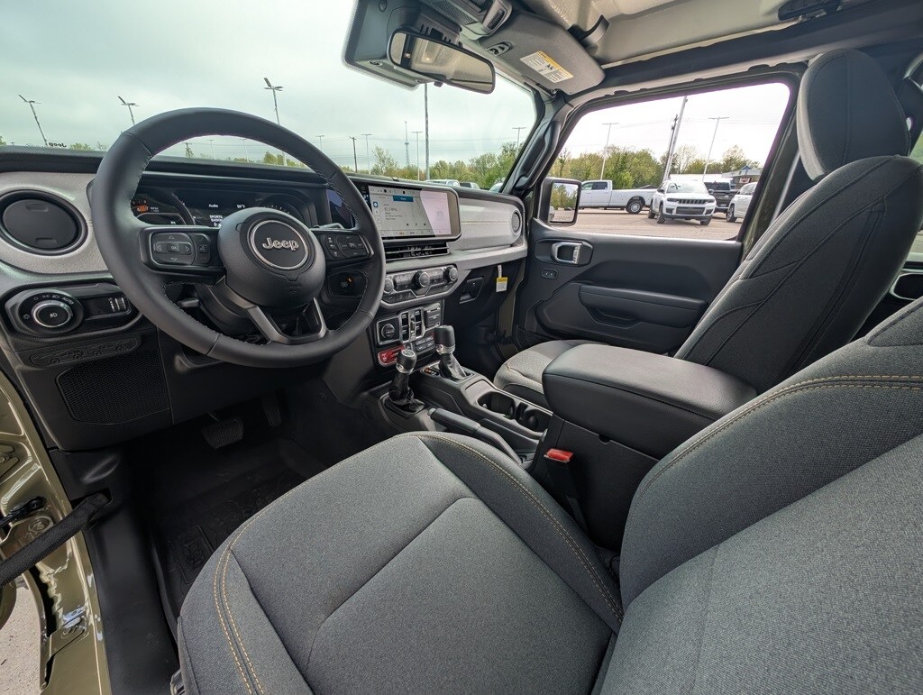 2025 Jeep Wrangler Willys photo 2