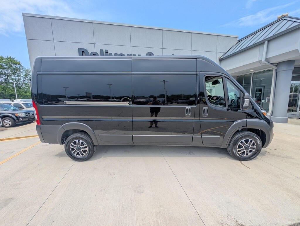 2025 Ram ProMaster 2500 photo 4