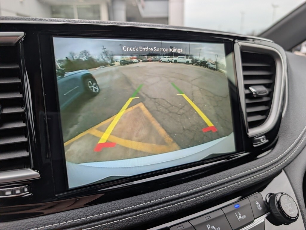 New 2026 Chrysler Pacifica SELECT AWD Passenger Van