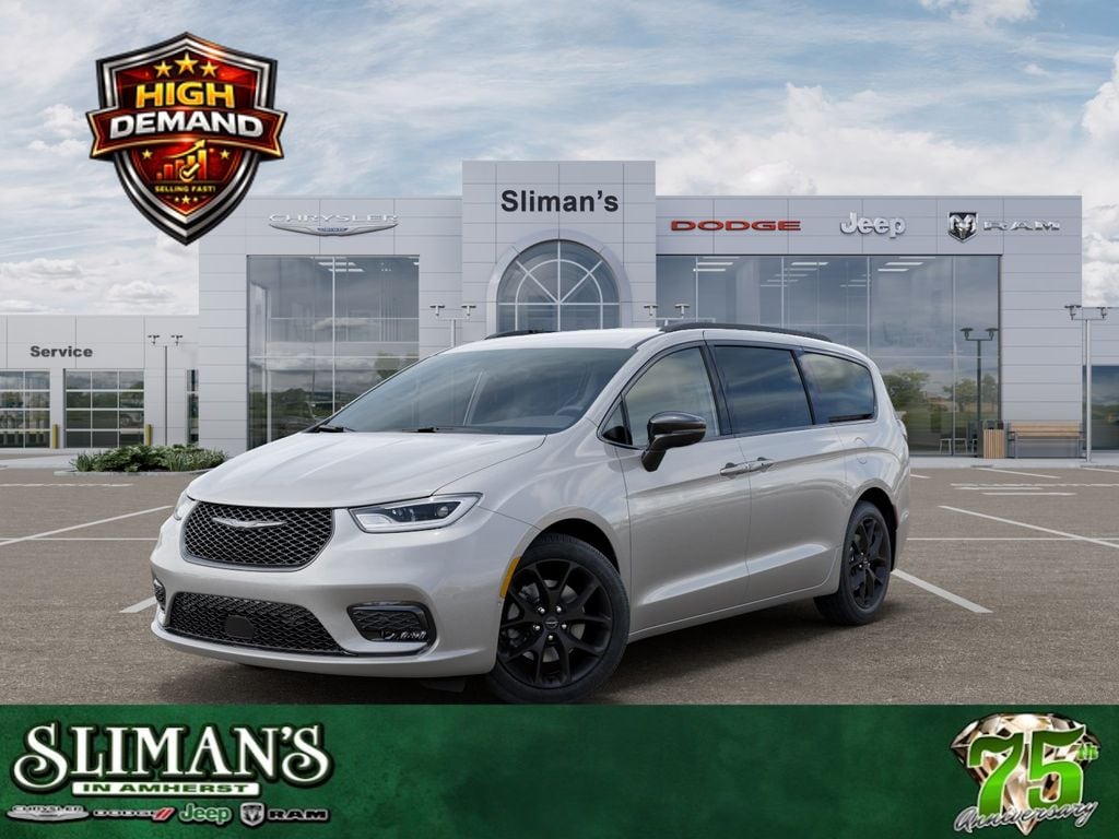 2026 Chrysler Pacifica Select AWD's photo