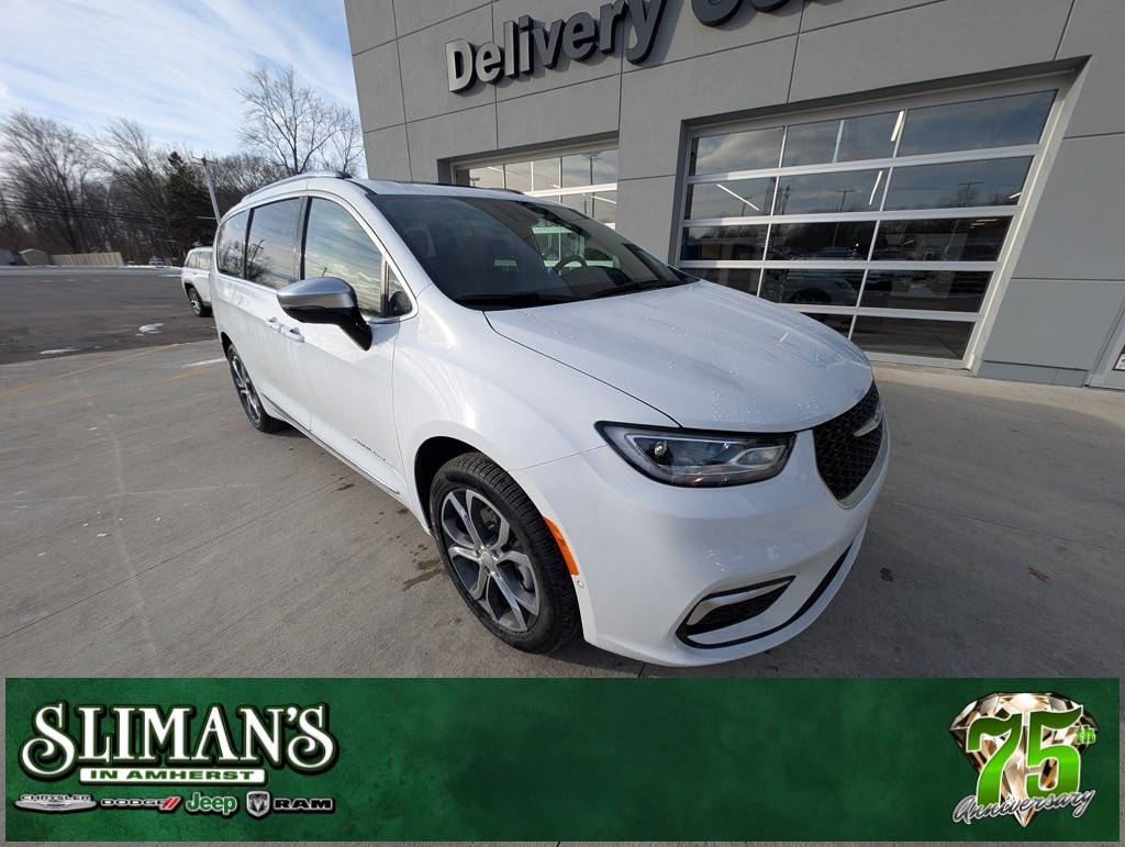 New 2026 Chrysler Pacifica PINNACLE AWD Passenger Van