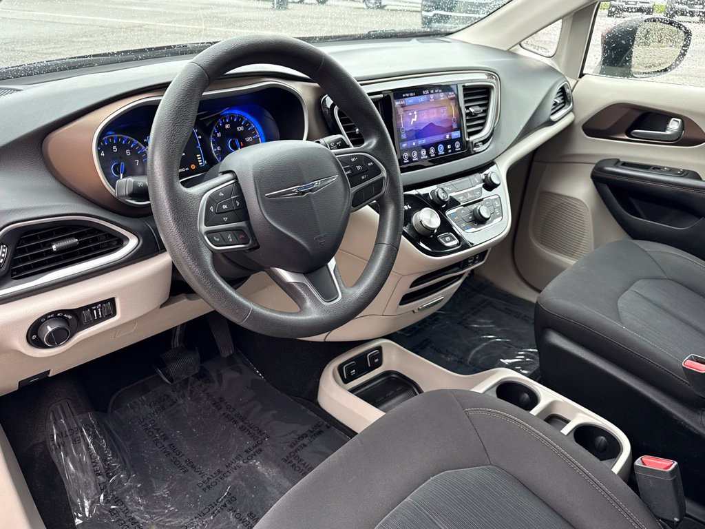 Used 2017 Chrysler Pacifica Touring with VIN 2C4RC1DG6HR518725 for sale in Amherst, OH
