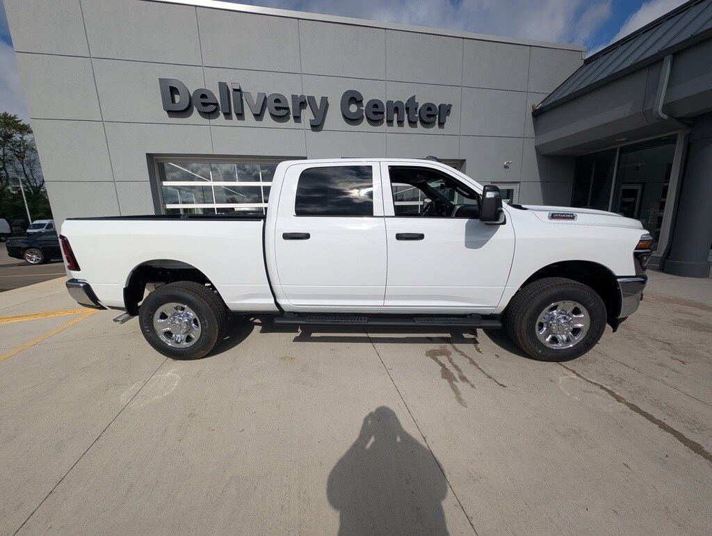 2025 Ram 2500 Tradesman photo 4