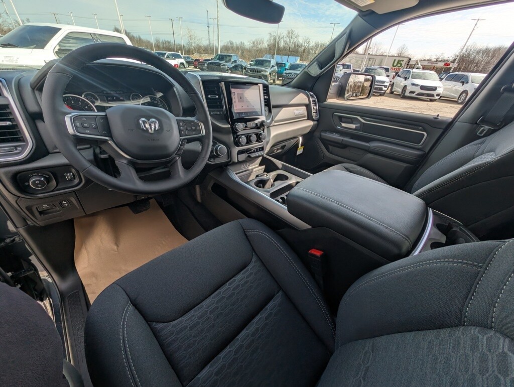 2025 Ram 1500 Big Horn photo 2