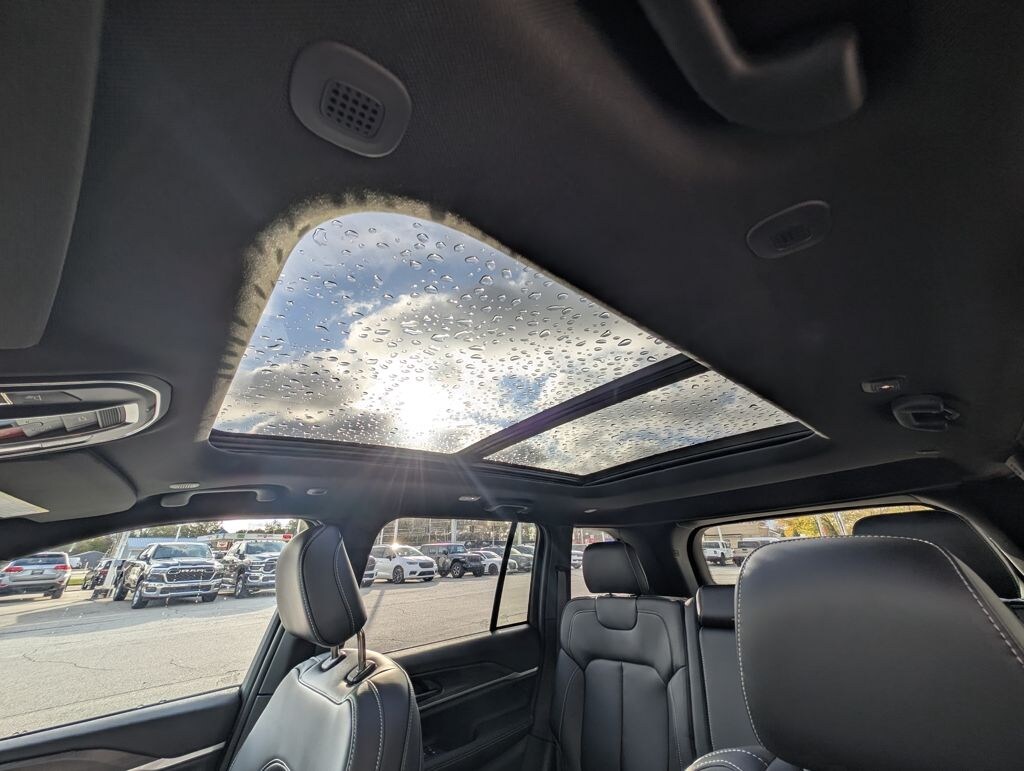 New 2025 Jeep Grand Cherokee LIMITED 4X4 Sport Utility