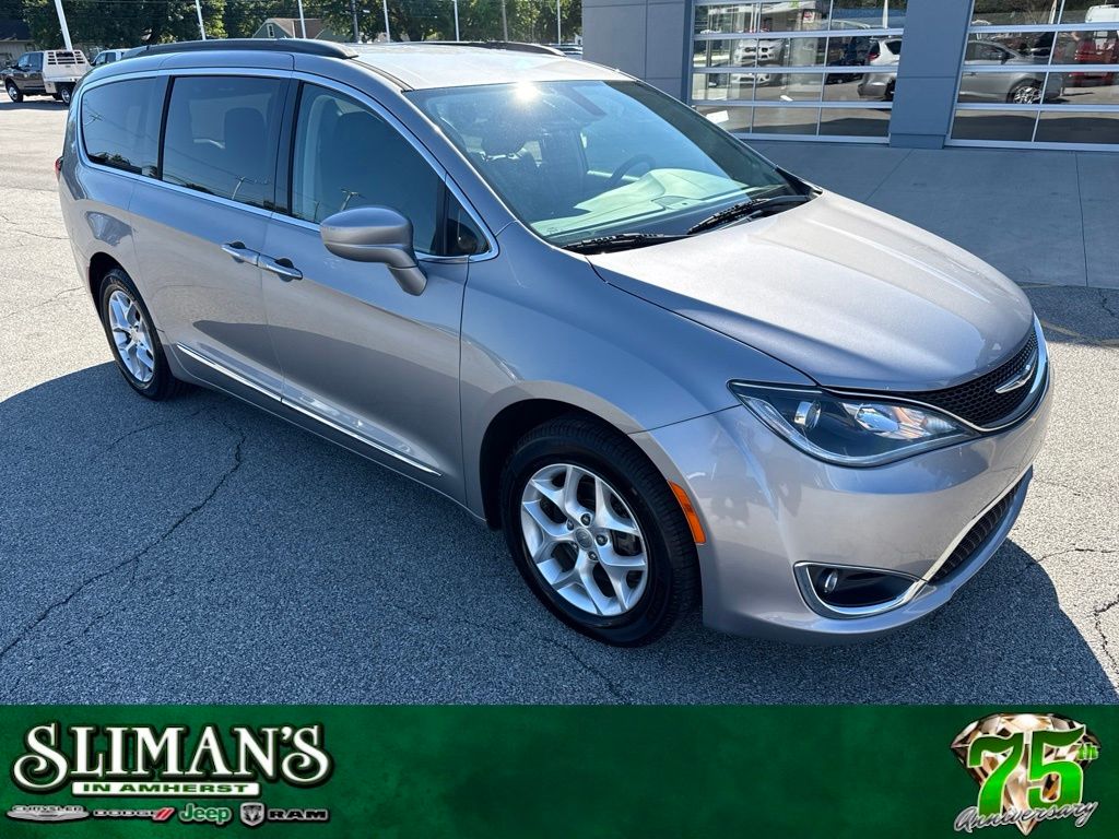 2017 Chrysler Pacifica Minivan/Van 