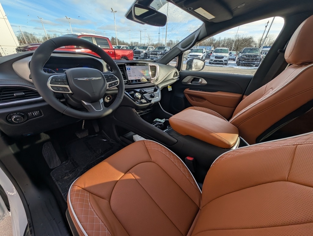 New 2026 Chrysler Pacifica PINNACLE AWD Passenger Van
