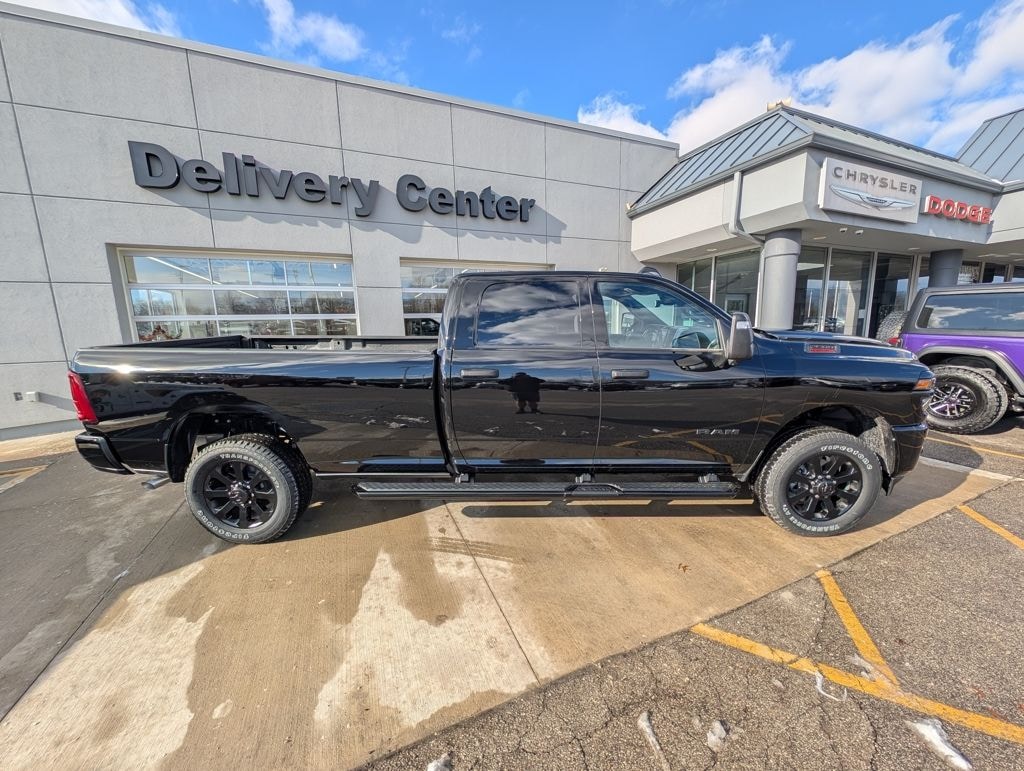 New 2026 Ram 2500 BIG HORN CREW CAB 4X4 8' BOX Pickup