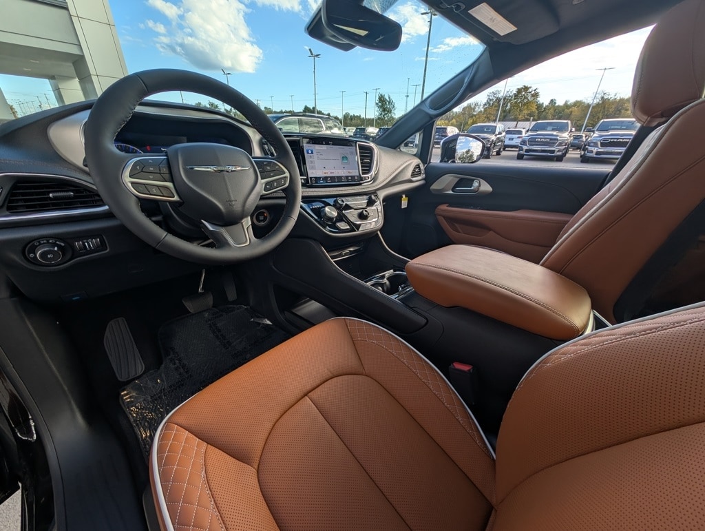 New 2026 Chrysler Pacifica PINNACLE Passenger Van