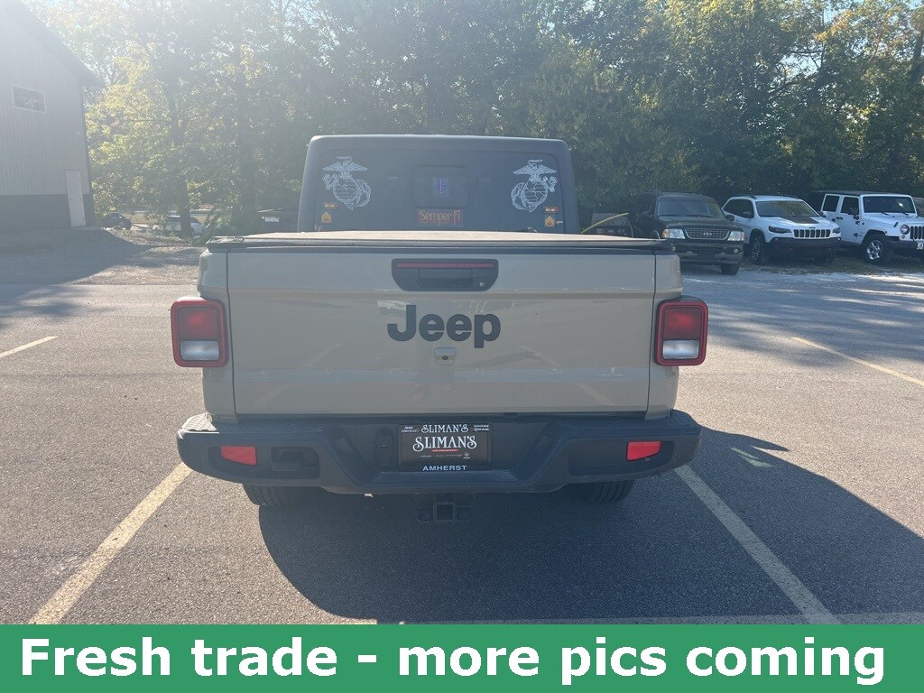 2022 Jeep Gladiator Sport S photo 3