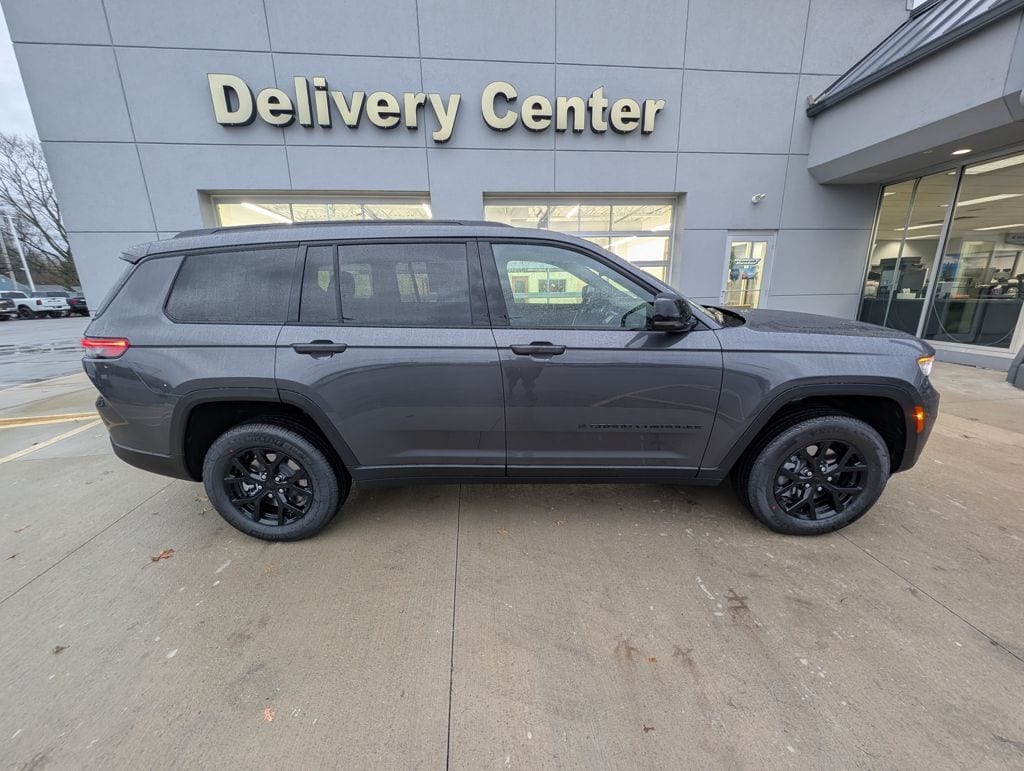 New 2025 Jeep Grand Cherokee L ALTITUDE X 4X4 Sport Utility
