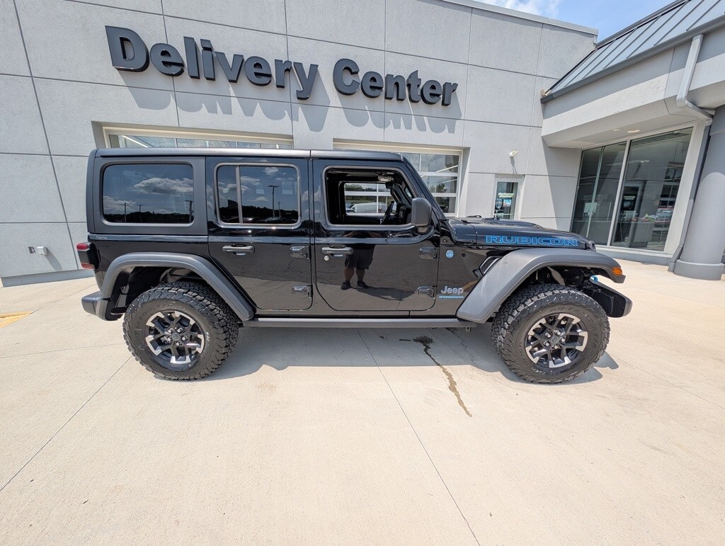 2024 Jeep Wrangler Rubicon 4xe photo 4