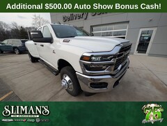 2026 Ram 3500 TRADESMAN CREW CAB 4X4 8' BOX Pickup